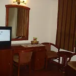 J\'S Inn
