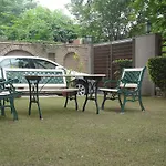J\'S Inn