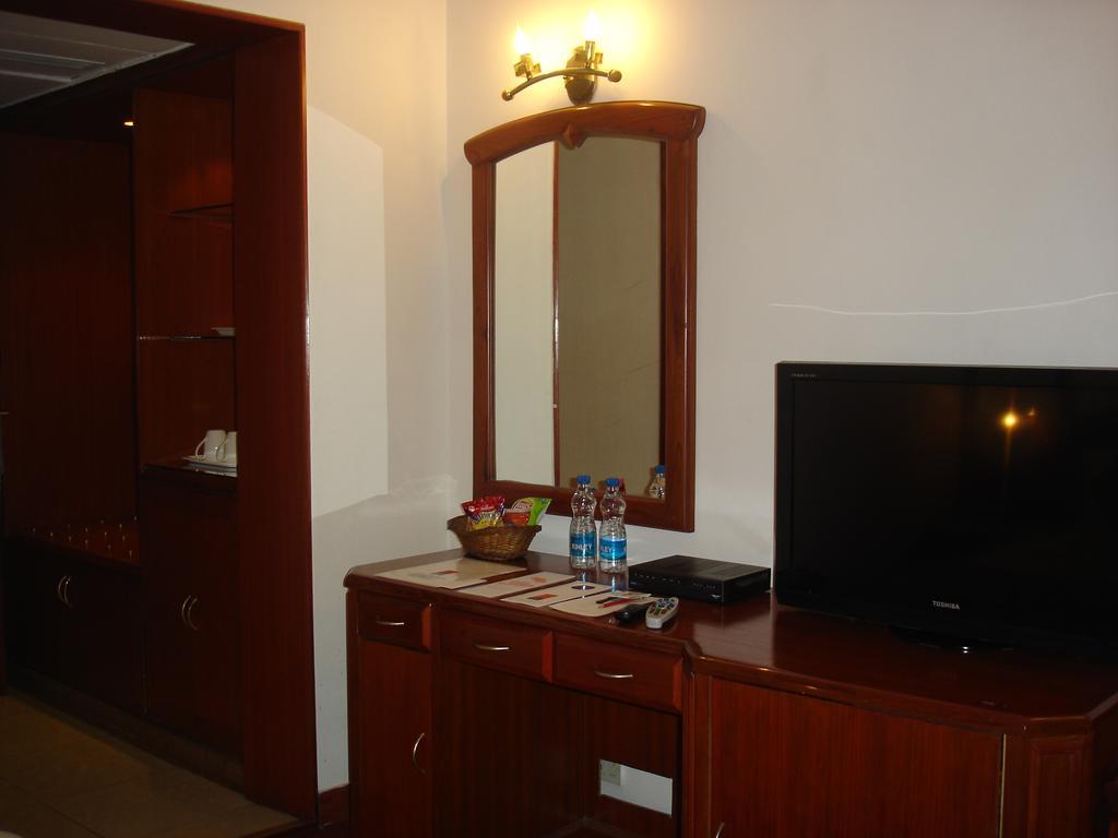 J's 2* New Delhi