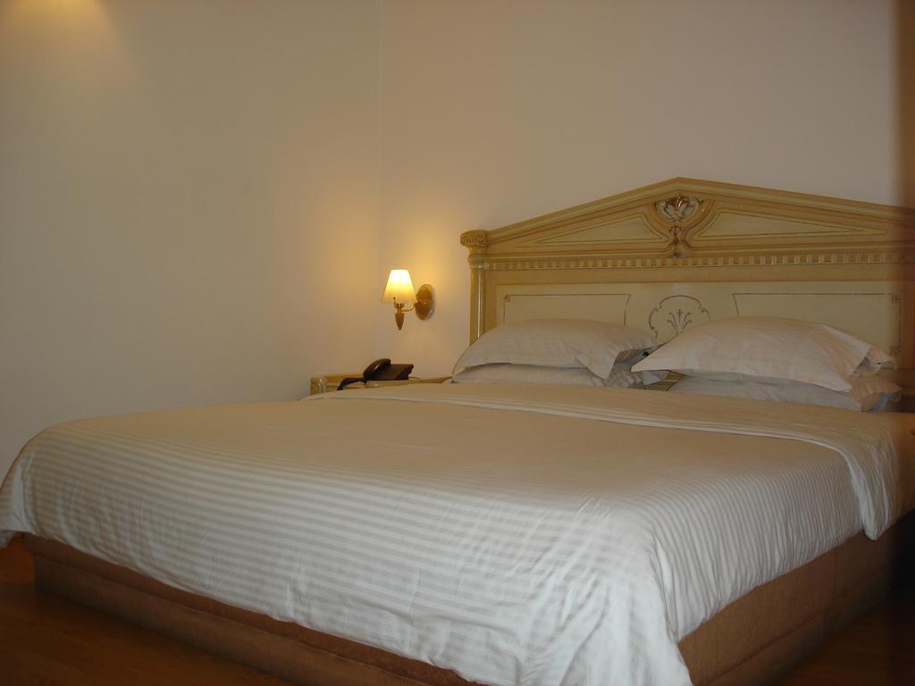 J's Hotel