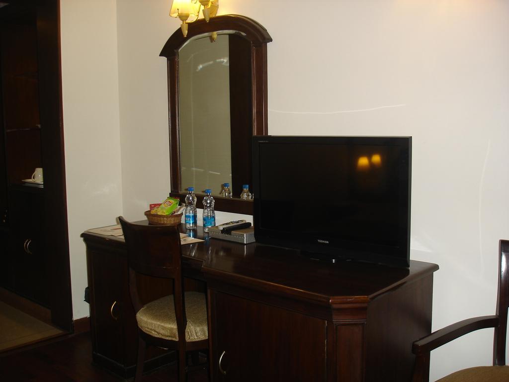 Hotel J's 2*