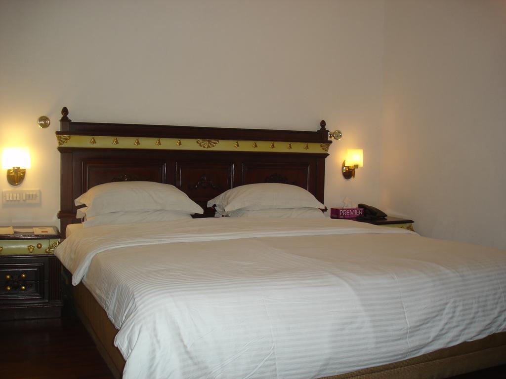 Hotel J's 2*